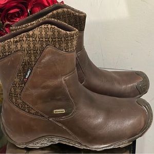 Women’s Merrel boots size 9.5